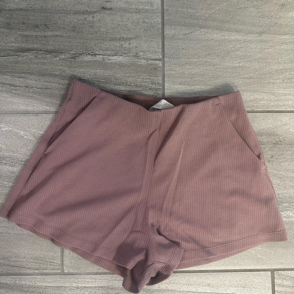 lululemon athletica High Waist Ribbed Shorts - Mauve Pink